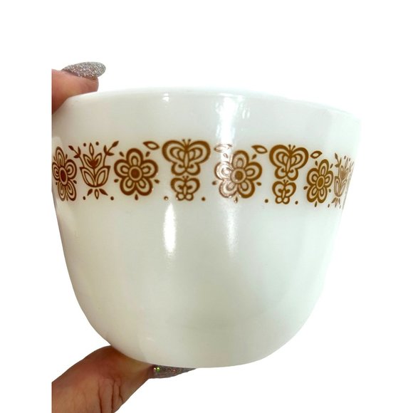 Set of 2- Pyrex Vintage Teacups Coffee Cups Milk Glass Gold Butterfly Corning NY - Picture 9 of 13